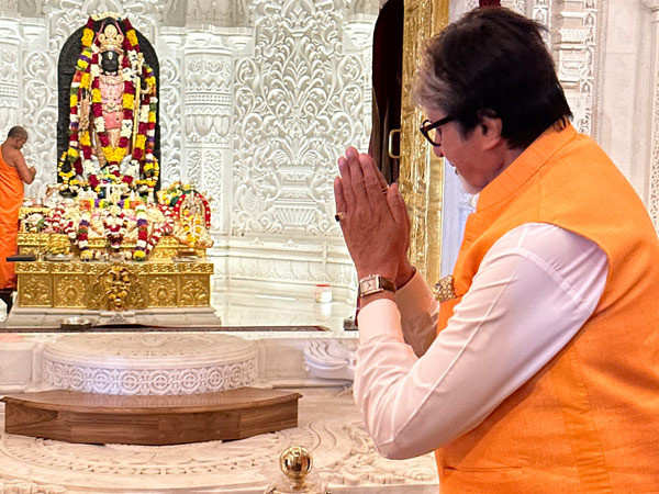 Amitabh Bachchan visits Ram Temple in Ayodhya, shares a pic
